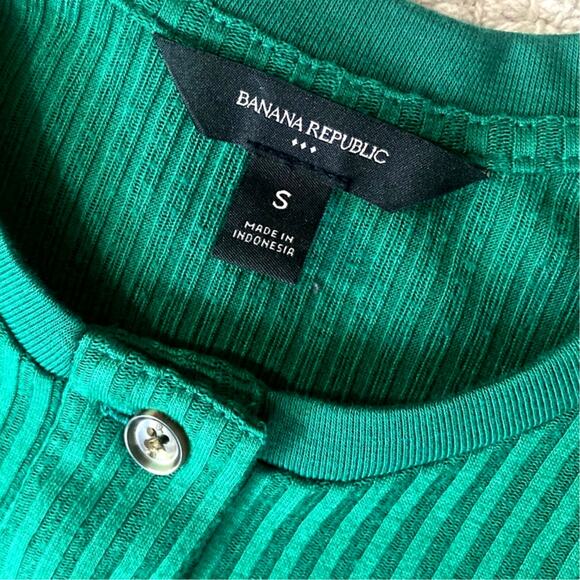 Banana Republic Women Small Green Ribbed Henley Style Top Long Sleeve - Picture 3 of 5